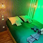 Jungle - Sauna, Jacuzzi, Cinema - Hyper Centre Lägenhet Troyes