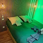 Jungle - Sauna, Jacuzzi, Cinema - Hyper Centre Lägenhet *