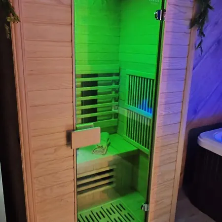 Jungle - Sauna, Jacuzzi, Cinema - Hyper Centre Apartment