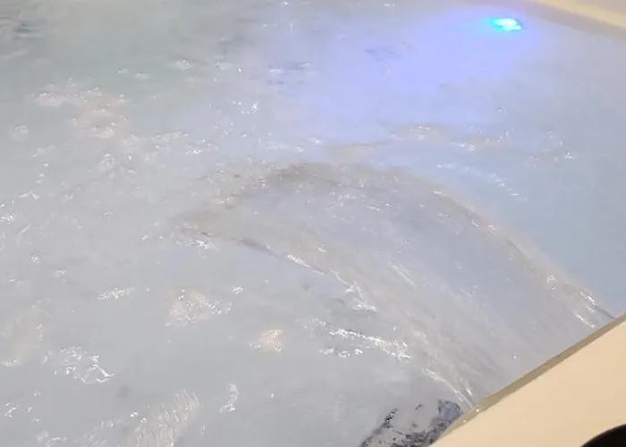 Jungle - Sauna, Jacuzzi, Cinema - Hyper Centre Apartment *